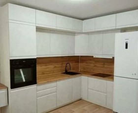 Модульная кухня Бруклин 2.4 x 2 м (Бетон белый) в Белом Яре - belyj-yar.katalogmebeli.com | фото 15